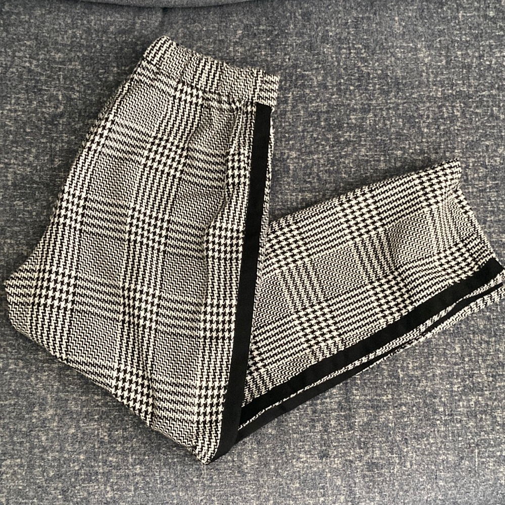 Gilli Black and White Pants
